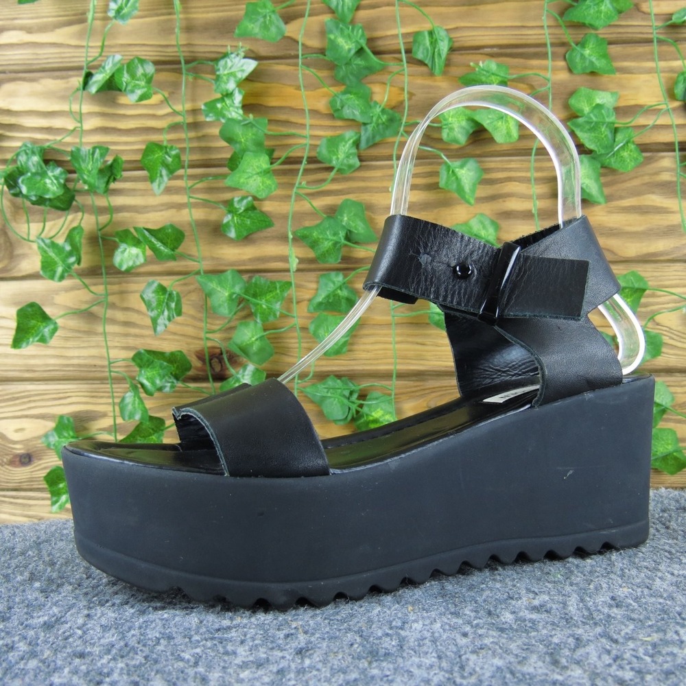 Steve Madden Black Platform Sandals